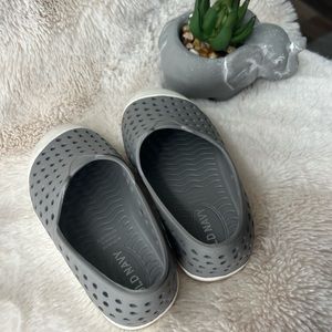Old Navy Unisex Perforated Slip-Ons